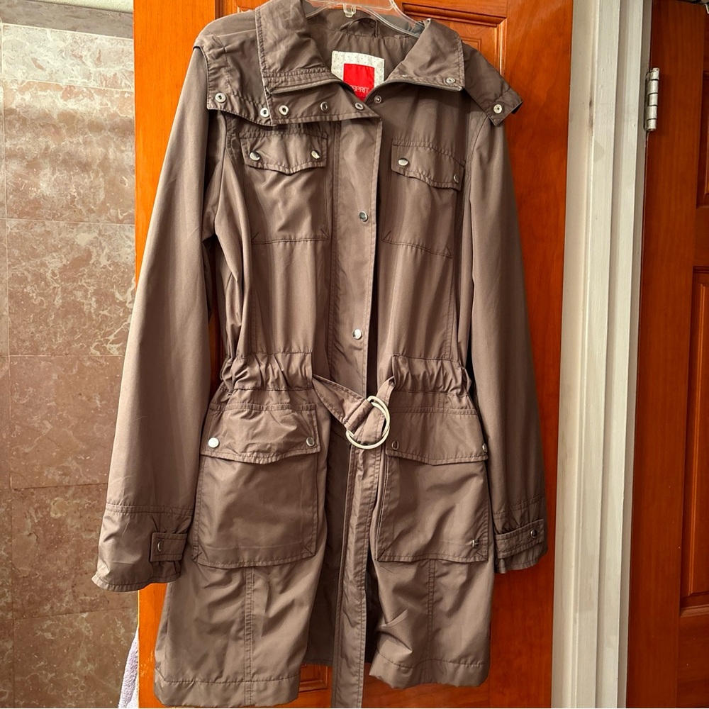 Esprit Women Raincoat/Wind Breaker Size Large Neutral Tan Excellent Condition - Picture 3 of 4